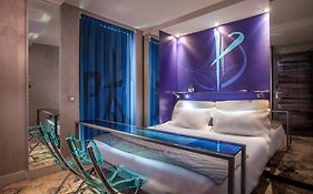 Apostrophe Hotel